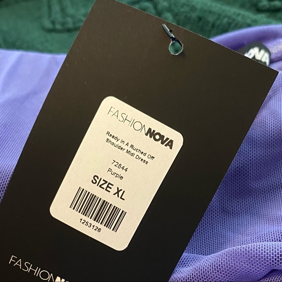 ❤️SOLD❤️Fashion Nova Ready in a ruched off shoulder midi dress 💜💜 - Picture 4 of 8